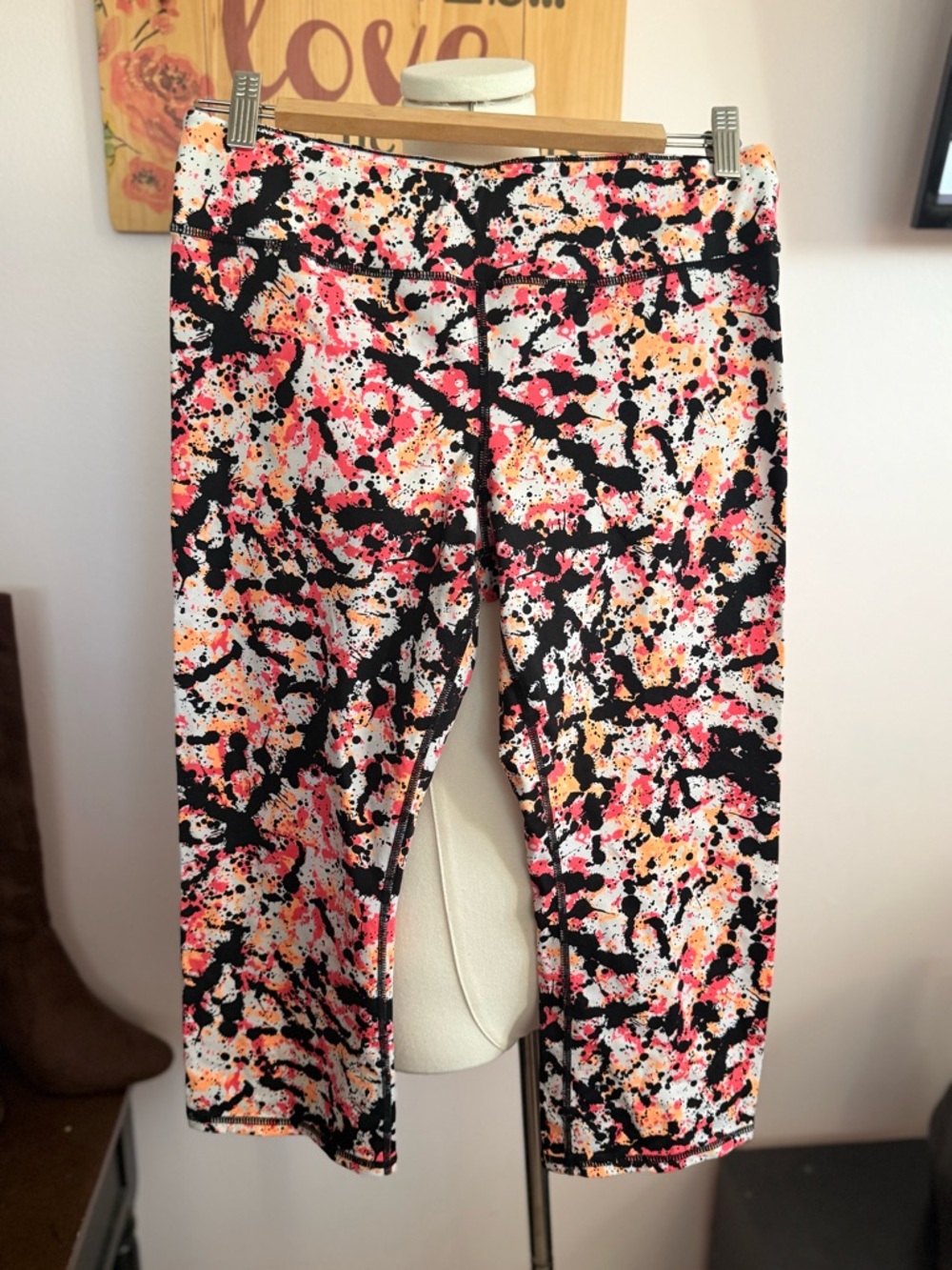 Andrew Marc Splatter-Print Cropped Leggings in Pink, Orange & Black